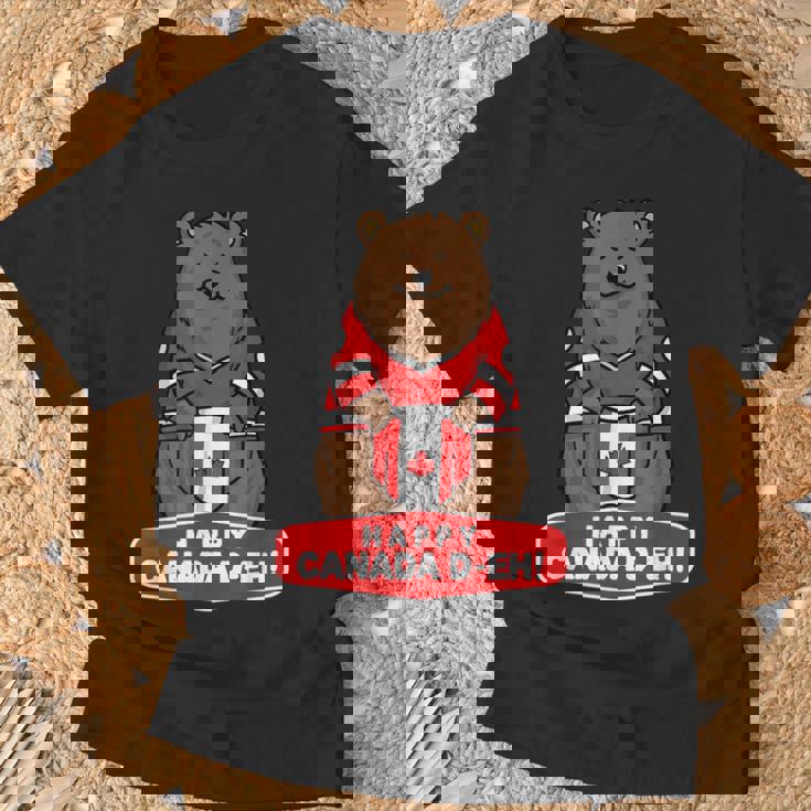 Happy Canada Day 面白いカナダのクマの旗 Tシャツ 高齢者への贈り物