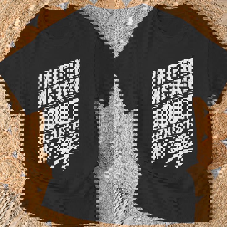 I'm Often Mistaken For An Adult Because Of My Age Tシャツ 高齢者への贈り物