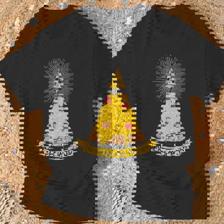 In Pizza We Trust イルミナティピザ Tシャツ 高齢者への贈り物