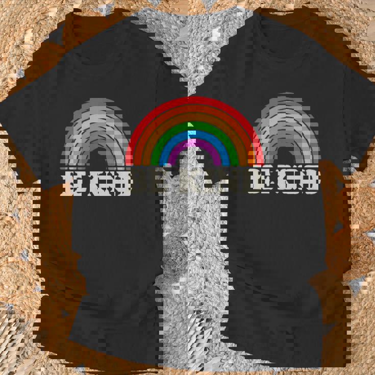 Lgbtq Be Kind Pocket Gay Pride Lgbt Ally Rainbowintage Tシャツ 高齢者への贈り物