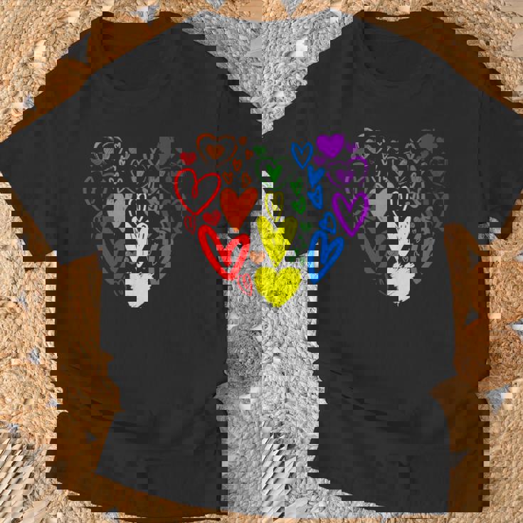 Lgbtq レインボーフラッグハート Lgbtqia バレンタインデー プライドムーン Tシャツ 高齢者への贈り物