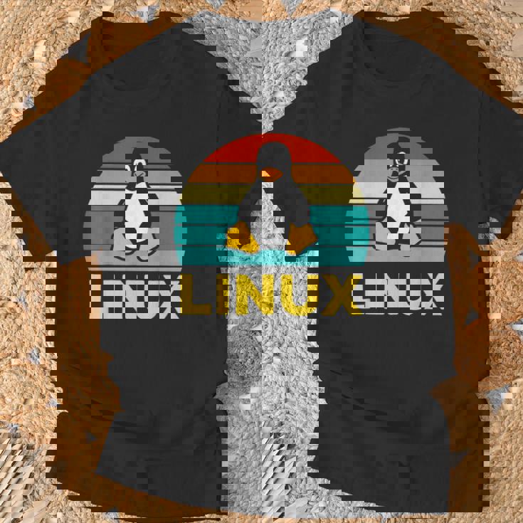 Linux レトロ ヴィンテージ ペンギン オタク ペンギン オペレーティング システム オタク Tシャツ 高齢者への贈り物
