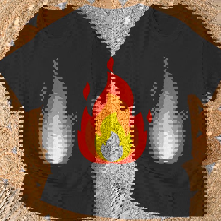 Lit Fire Flame ホットバーニングビーチパーティー Tシャツ 高齢者への贈り物