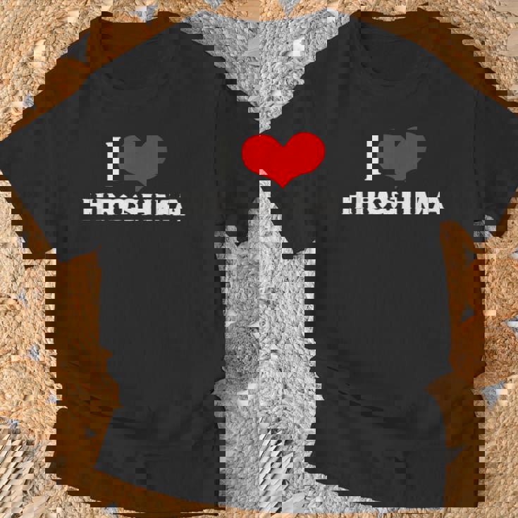 I Love Hiroshima 愛 ハート 広島 広島県 日本 お土産 かわいい おしゃれ Tシャツ 高齢者への贈り物