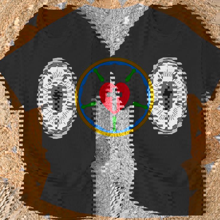 Lutheran Church Luther Roseeal ロゴ エンブレム Tシャツ 高齢者への贈り物