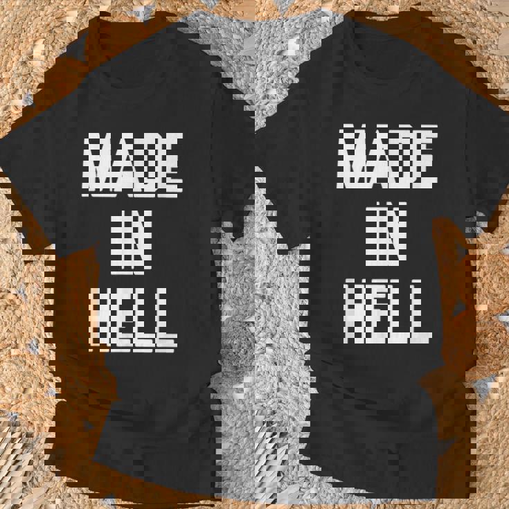 Made In Hell 面白いことわざ皮肉なノベルティ クール Tシャツ 高齢者への贈り物