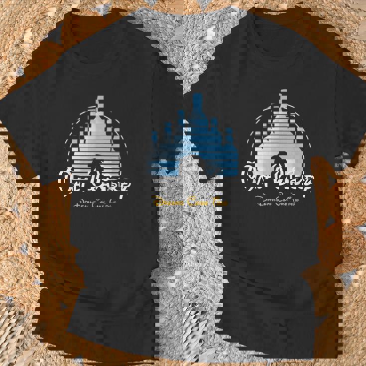 Malt Whiskey Dreams Come True 面白いしゃれパロディtシャツ Tシャツ 高齢者への贈り物