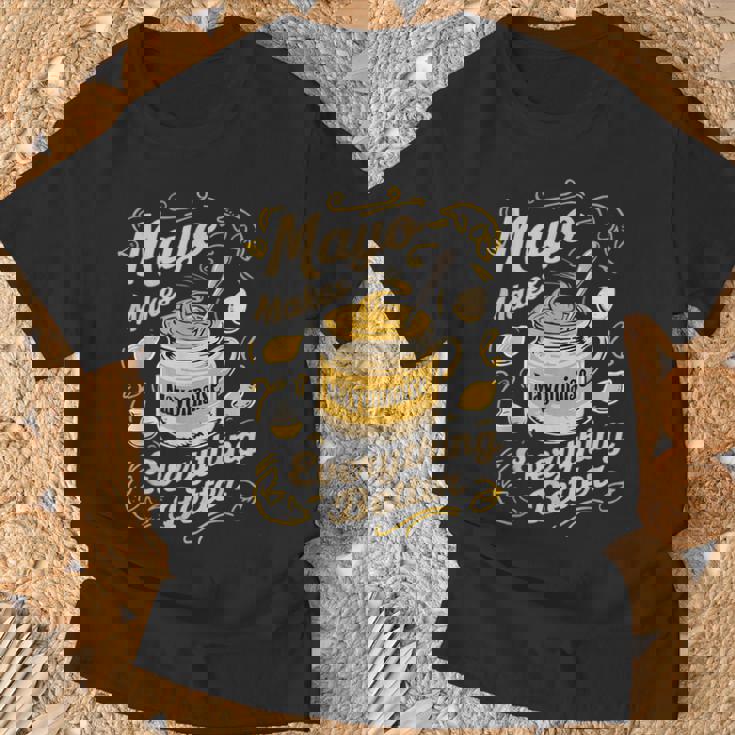 Mayo Makes Everything Better マヨネーズ Tシャツ 高齢者への贈り物