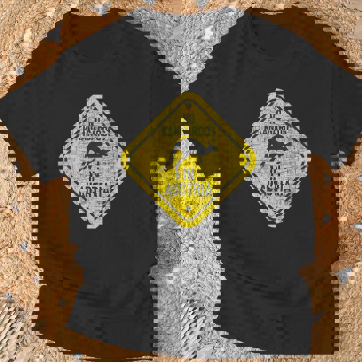 No Kangaroos In Austria 動物飼育係 野生動物 愛好家 Tシャツ 高齢者への贈り物