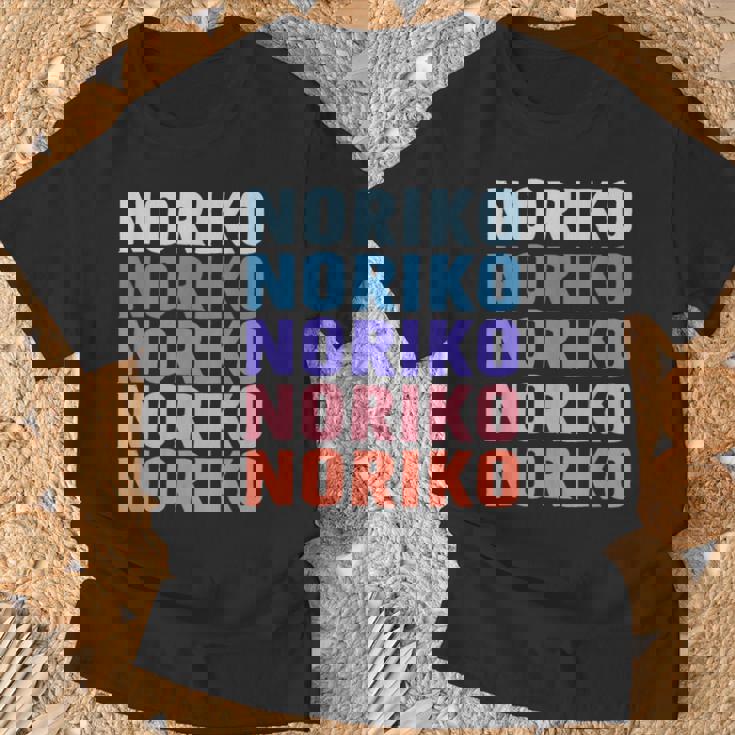 Noriko 面白いギフト名 名前入り Tシャツ 高齢者への贈り物