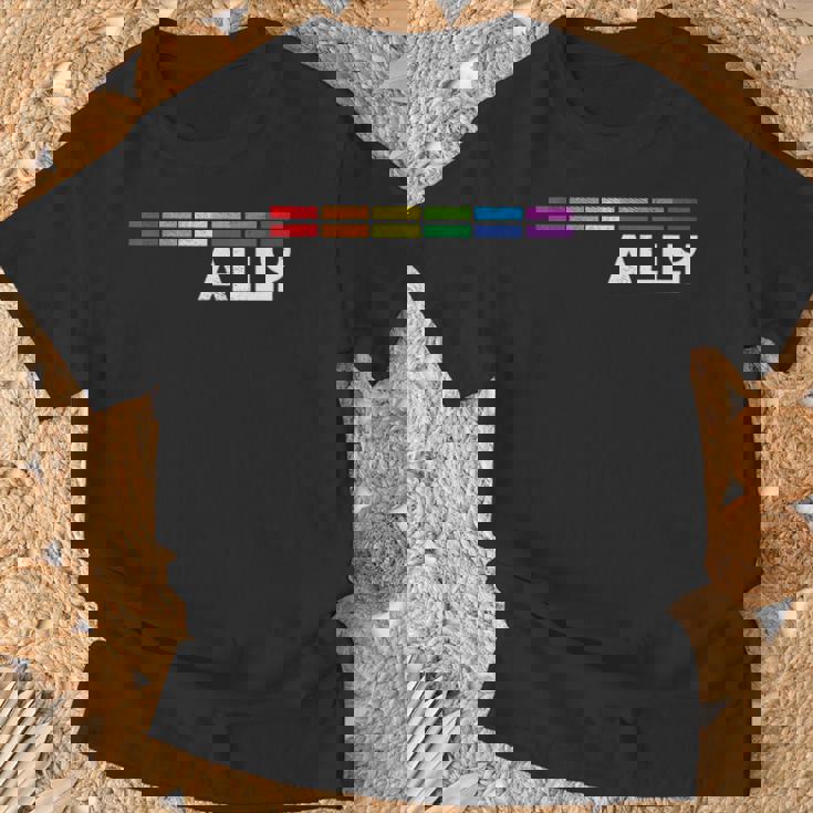 Proud Ally Bars Equality Lgbtq Rainbow Flag Gay Pride Ally Tシャツ 高齢者への贈り物