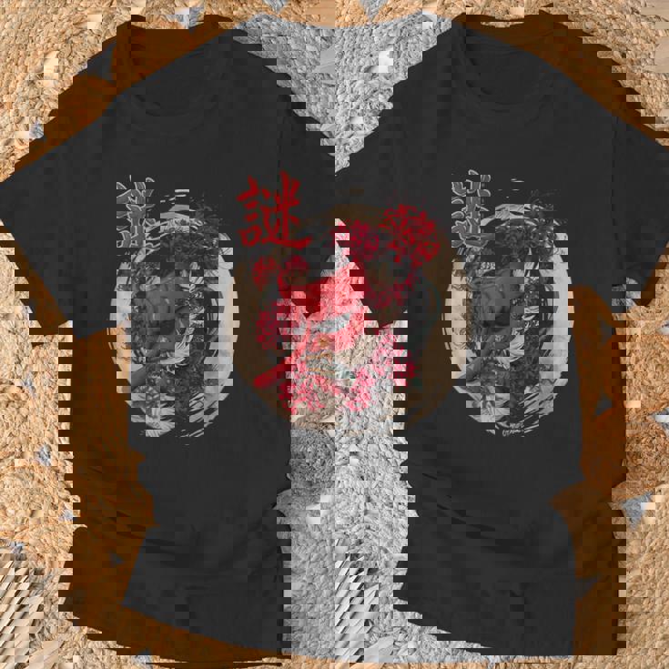 Redpider Lily の 彼岸花 または ヒガンバナ と 日本の天狗の面 の グラフィック Tシャツ 高齢者への贈り物