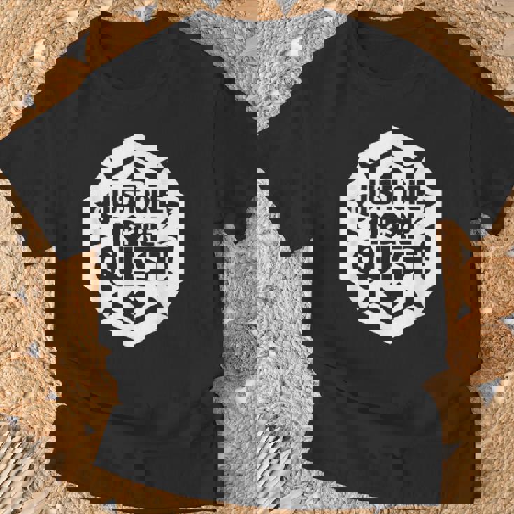 Rpg愛好家のためのjust One More Quest Gamer Tシャツ 高齢者への贈り物