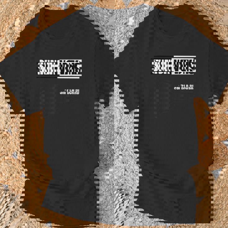 Sr-71 Birdkunk Works Bird Tシャツ 高齢者への贈り物