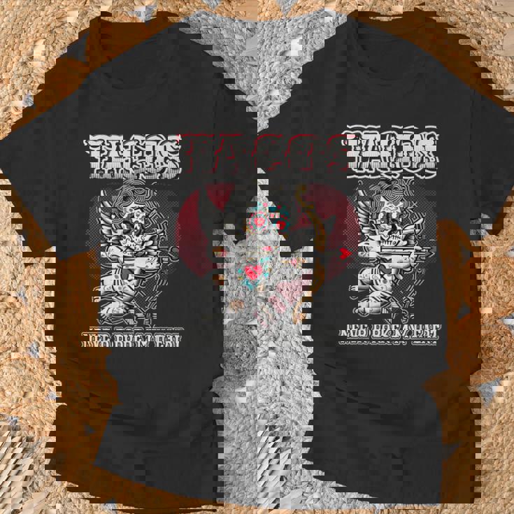 Taco Lovers バレンタインデー シュガースカル キューピッド メキシカンアート Tシャツ 高齢者への贈り物