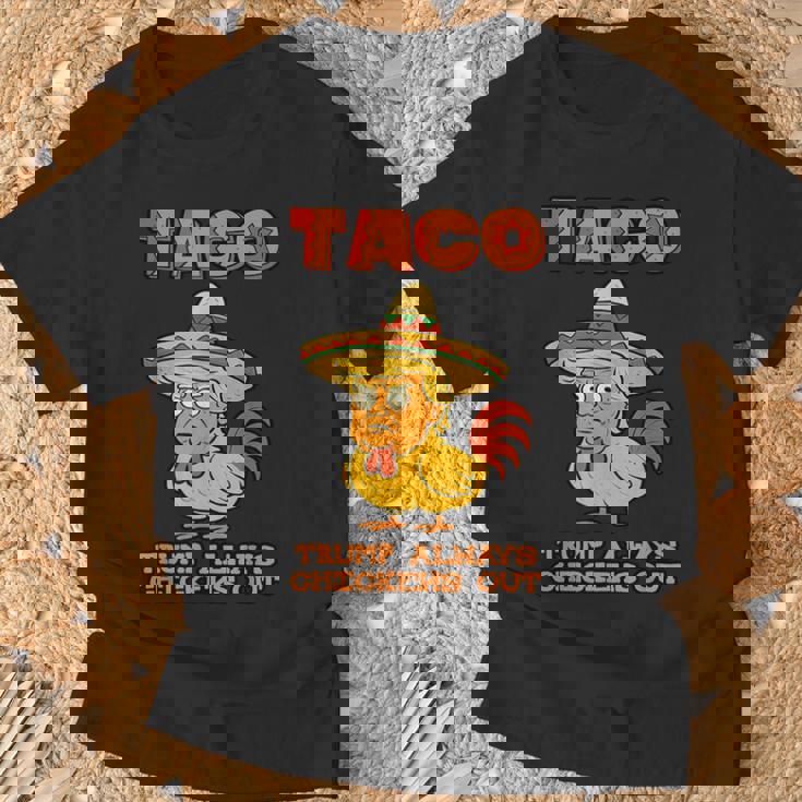 Taco Trump Always Chickens Out Tシャツ 高齢者への贈り物