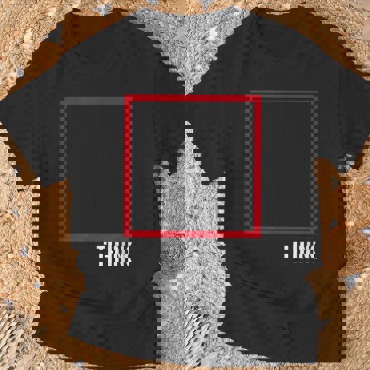 Think Outside The Box 哲学者、本好き、オタクのためのデザイン Tシャツ 高齢者への贈り物