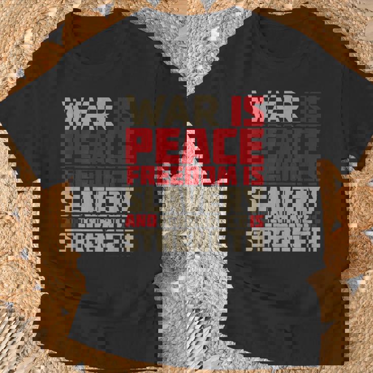 War Is Peace 引用tシャツ Tシャツ 高齢者への贈り物