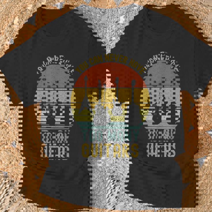 You Can Never Have Too Many Guitars シャツ ミュージック 面白い Tシャツ 高齢者への贈り物