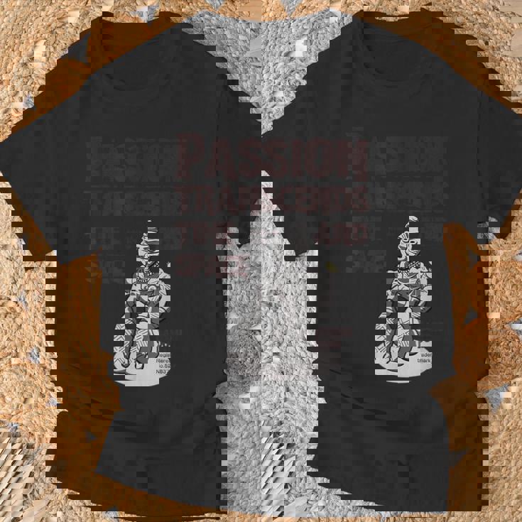 「情熱は時空を超える」 合掌土偶 祈る土偶 縄文 土偶 青森県八戸市 国宝 考古学 はにわ シュール Tシャツ 高齢者への贈り物