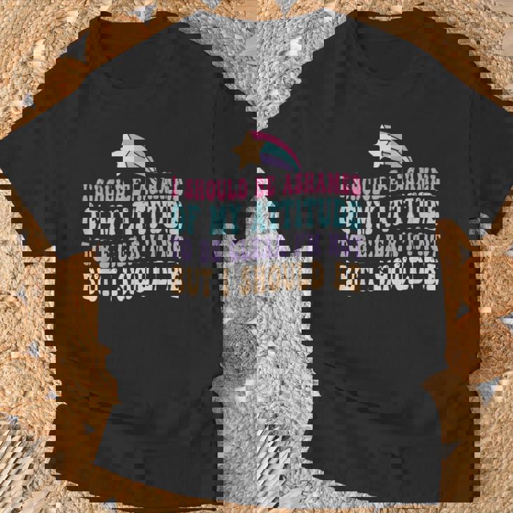 「私がそうでないはずだ、はっきりする」という態度を恥じています。 Tシャツ 高齢者への贈り物