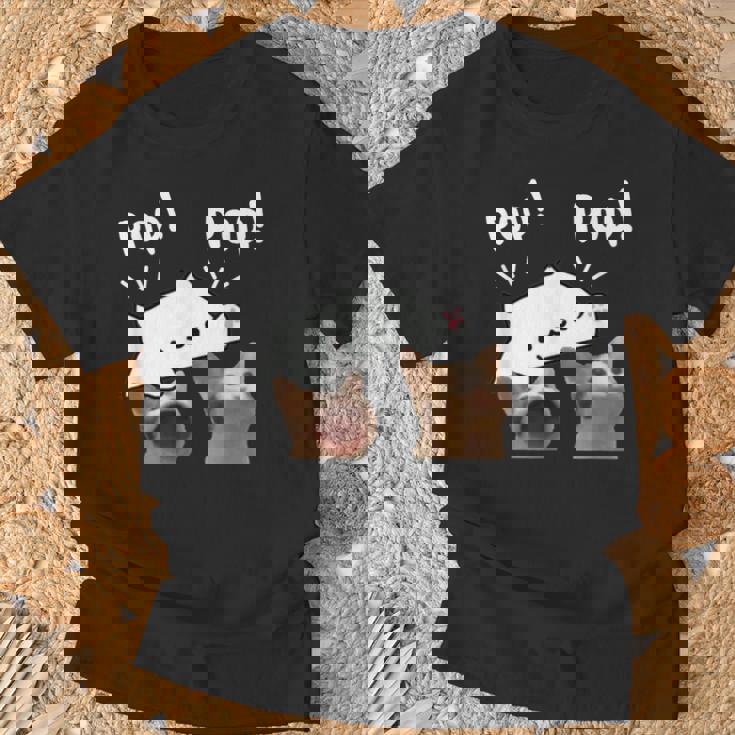 かわいいボンゴ猫遊びポップ猫ミーム Tシャツ 高齢者への贈り物