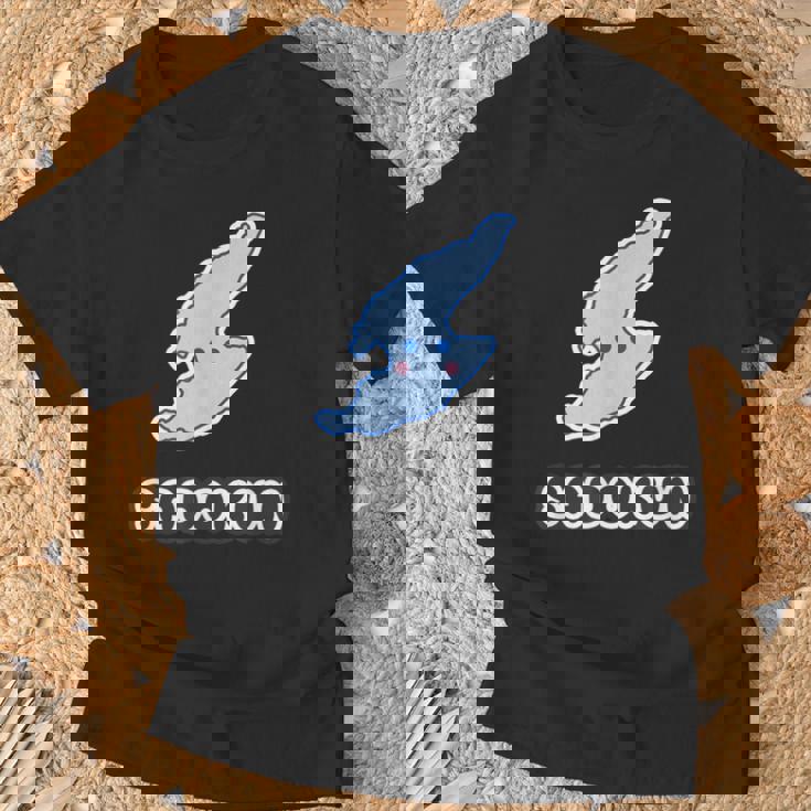 さどくんadokun 佐渡島【非公式 キャラクター】佐渡ヶ島 お土産かわいい 地図 面白 Tシャツ 高齢者への贈り物