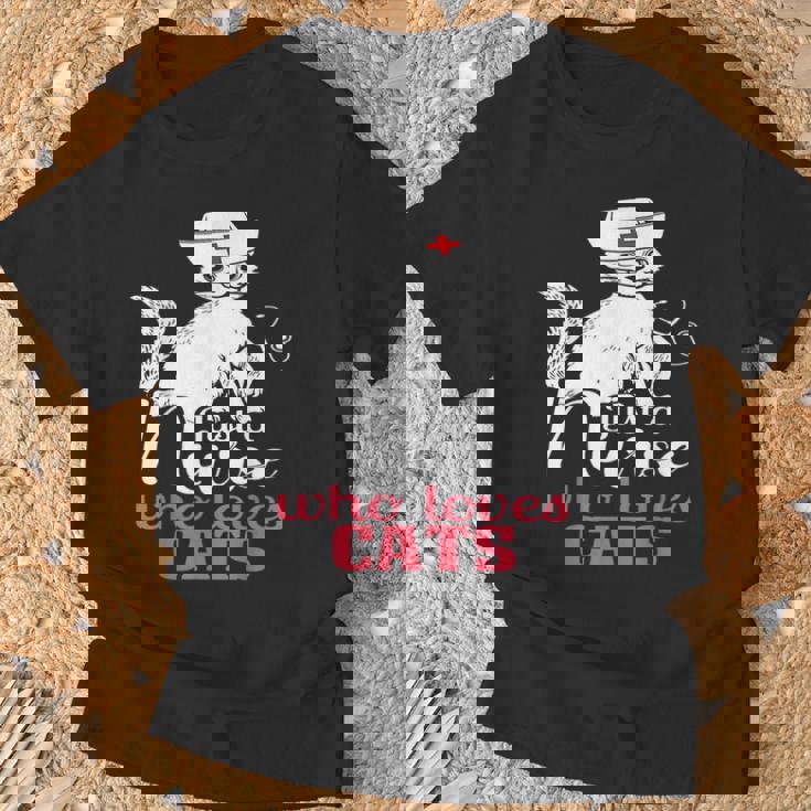 ただの猫好きナースおもしろいネコナース Tシャツ 高齢者への贈り物