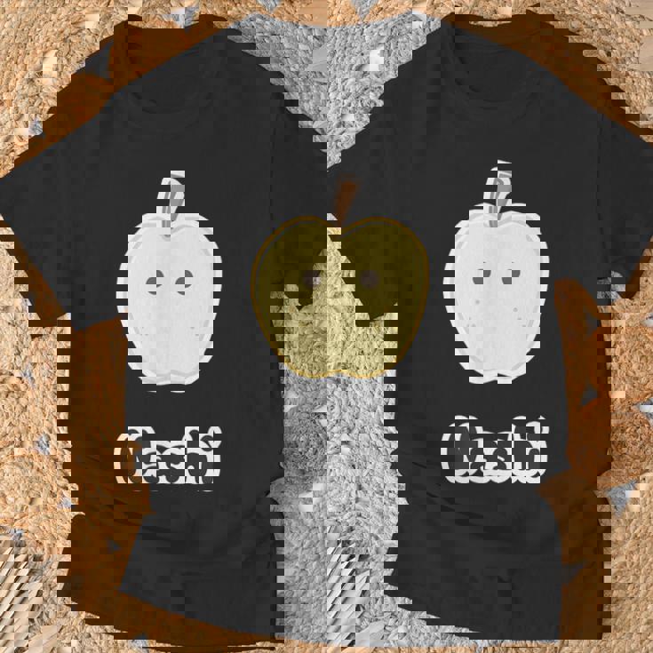 なし 梨 Nashi【変なtシャツ屋さん】秋 果物 ゆるくて かわいい 面白い イラスト Tシャツ 高齢者への贈り物