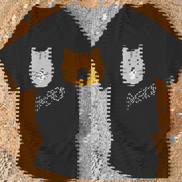 ねこさん『ふぇいす』茶トラ 猫 Neko【どうぶつフレンズ】フキゲンネコ 動物 ゆるかわいい キャラクター イラスト Tシャツ 高齢者への贈り物