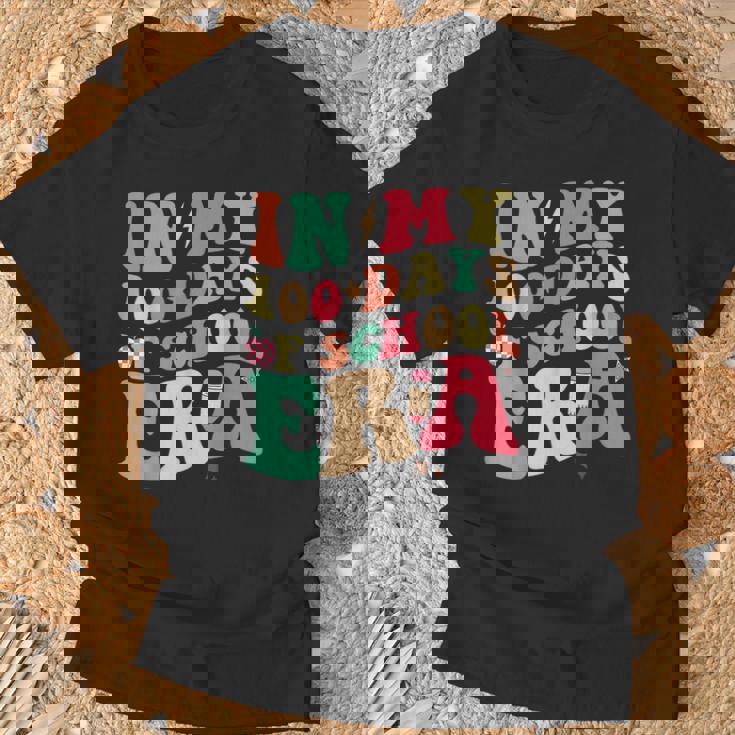 ぼくの学校の100日間の時代。学校教師100日目 Tシャツ 高齢者への贈り物