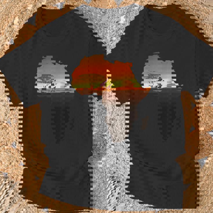 アフリカ キリン サバンナ サンライズ タンザニア ケニア アフリカ Tシャツ 高齢者への贈り物