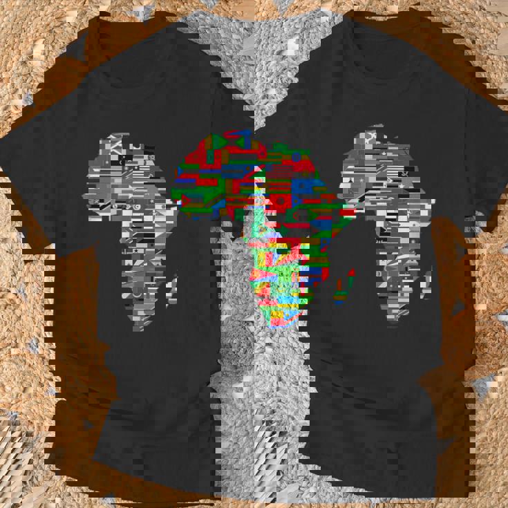 アフリカの地図-アフリカの国の旗の贈り物が付いているアフリカの地図 Tシャツ 高齢者への贈り物