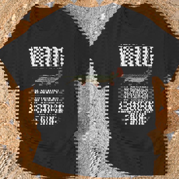 アリゲーターガーフィッシュギフト 釣り農場 Tシャツ 高齢者への贈り物