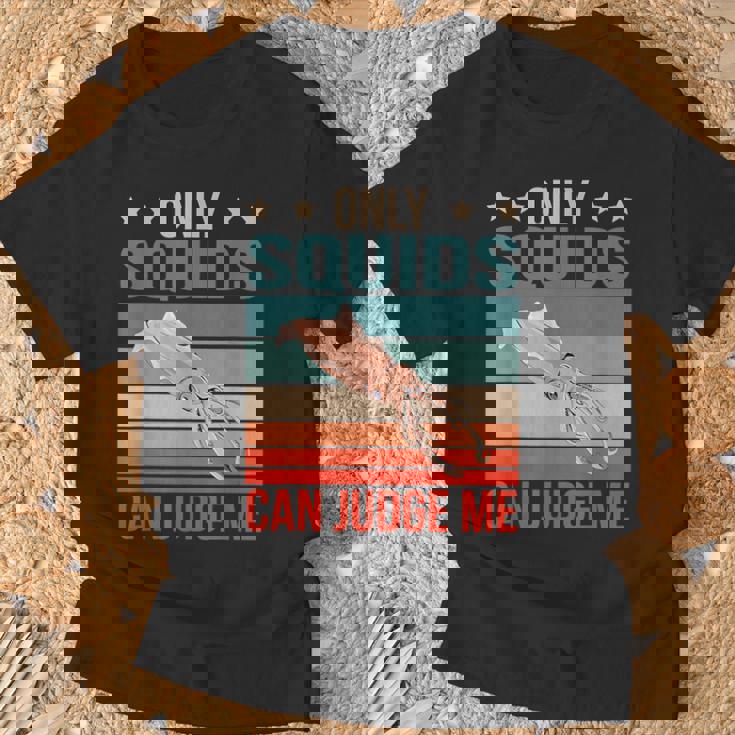 イカは私を判断できる 烏賊 イカ Tシャツ 高齢者への贈り物