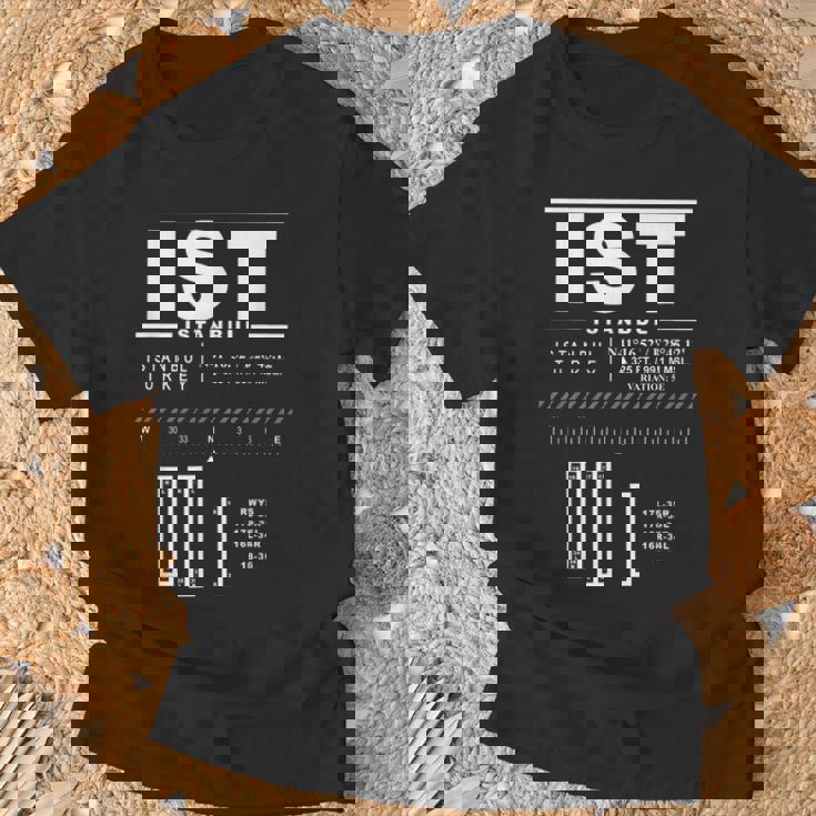 イスタンブール空港 トルコ Tシャツ 高齢者への贈り物