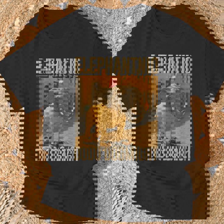 イタリアンブレインロットキャラクター エレファントニオ・ドードー ドッグマイ・ミーム Tシャツ 高齢者への贈り物