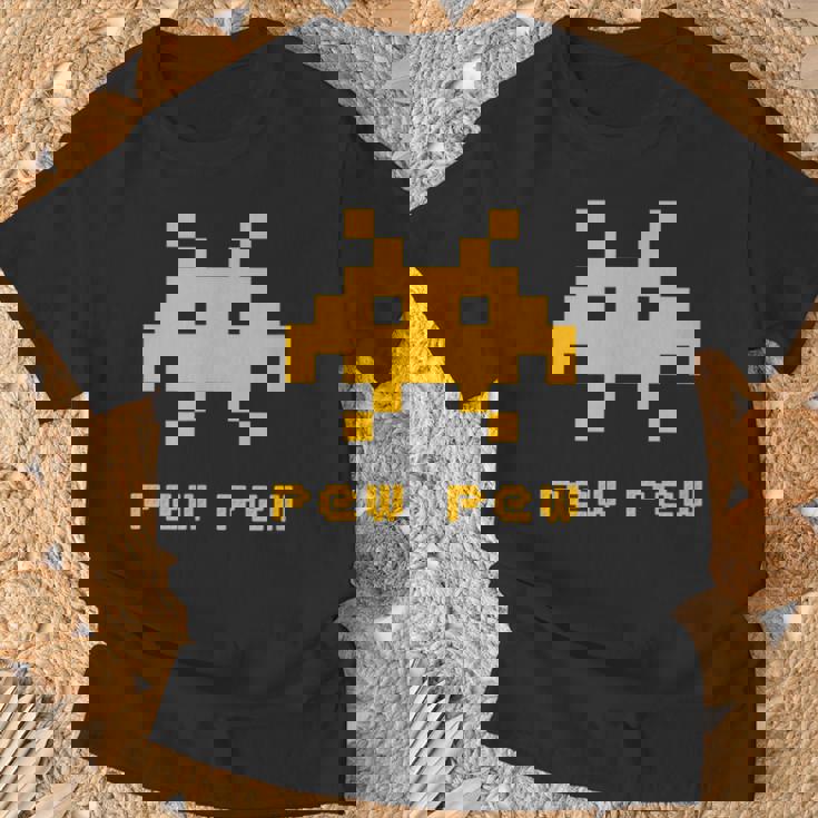 エイリアンインベーダーズピューピュースペース8ビットレトロビデオゲームギフト Tシャツ 高齢者への贈り物