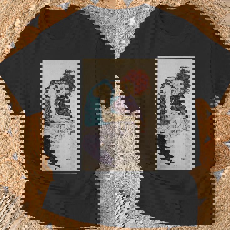 エゴン・シーレ作「膝を曲げた座る女」1917 Tシャツ 高齢者への贈り物