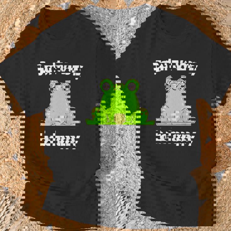 カエルのモチーフ面白いカエルのことわざは私にキスします Frog Motif Frogs Worry Hoppy Tシャツ 高齢者への贈り物