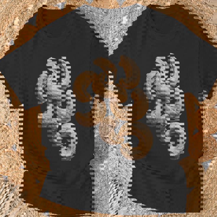 カシューナッツ。 Tシャツ 高齢者への贈り物