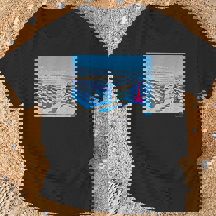 カリフォルニアの桟橋からのカラフルな海の景色 Tシャツ 高齢者への贈り物