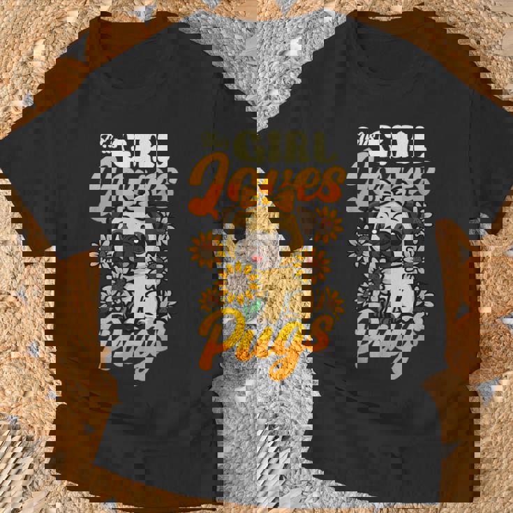 ガールズパグ犬愛好家 This Girl Loves Pugs Tシャツ 高齢者への贈り物