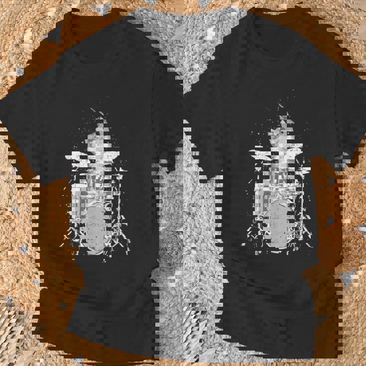 キュートで面白い猫のドラマー ドラムを弾くパンク ロックスター グラフィック Tシャツ 高齢者への贈り物