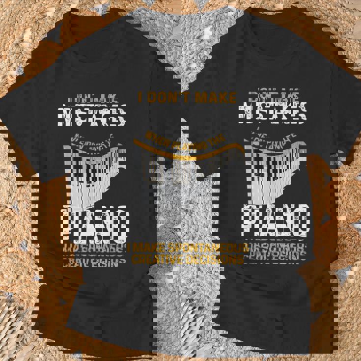 キーボード ピアニスト 面白い 音楽 ミュージシャン ピアノ奏者 恋人 Tシャツ 高齢者への贈り物