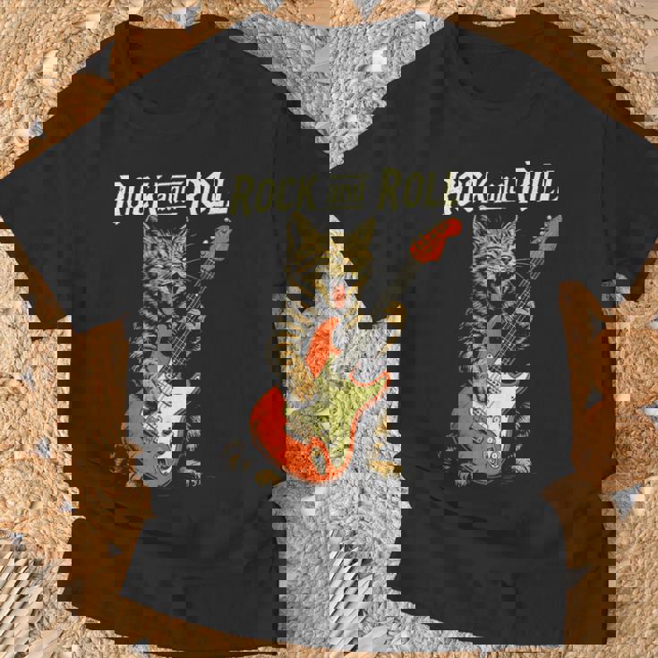 ギターを弾くロックな猫 音楽好き猫好き向けデザイン Tシャツ 高齢者への贈り物