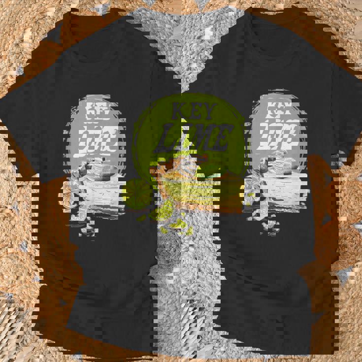 クラシックなデザート愛好家のための素晴らしいキーライムパイ。 Tシャツ 高齢者への贈り物