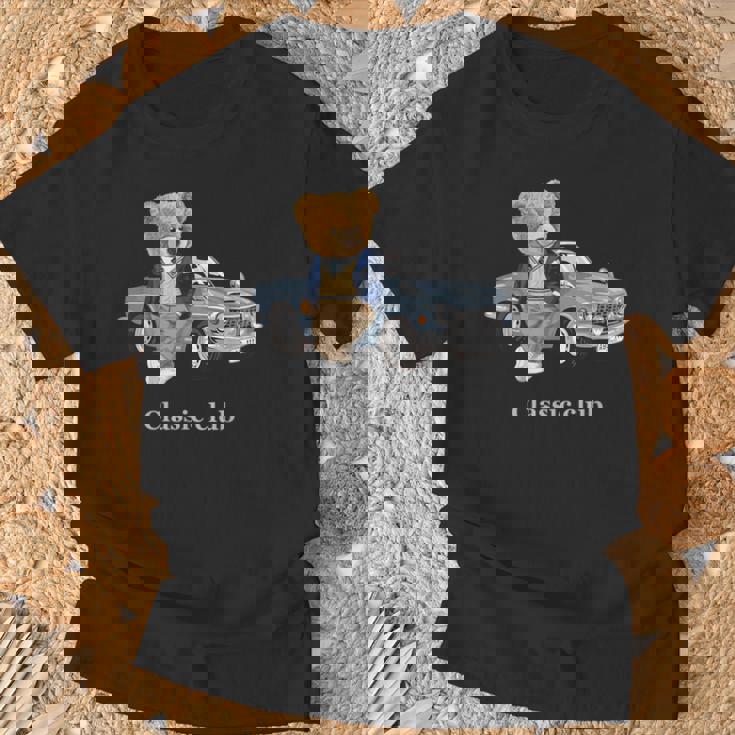 クラシックカーがかわいいテディベア。 Tシャツ 高齢者への贈り物