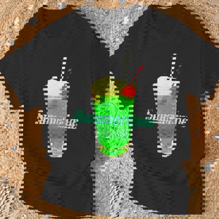 クリームソーダ・夏【 サマータイム 】メロンソーダ 緑 リゾート・夏 大好き 昭和 レトロ Tシャツ 高齢者への贈り物