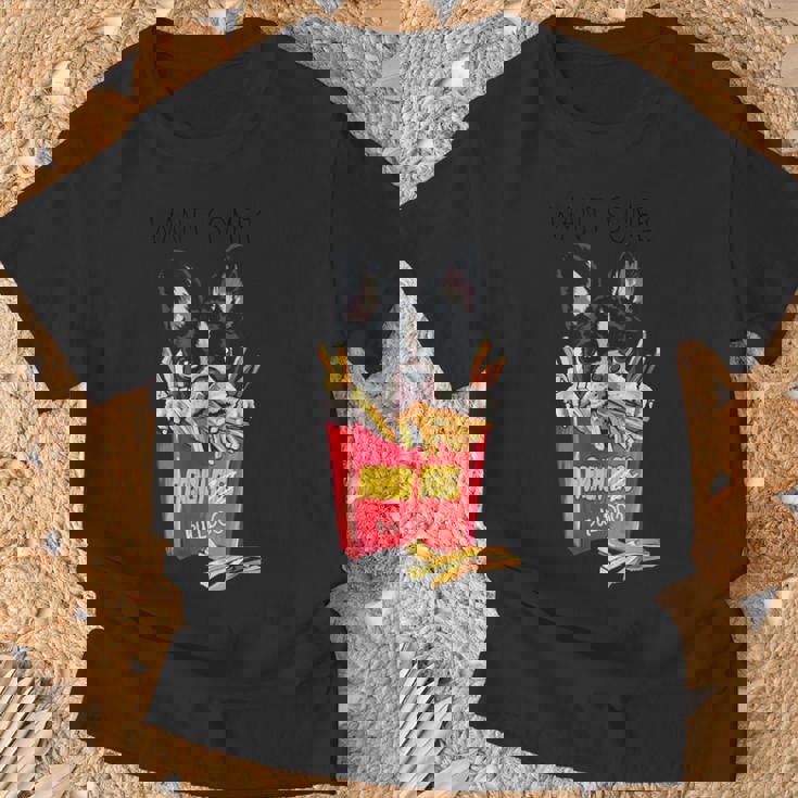 クールなフレンチブルドッグがフライドポテトを食べるグラフィッククールなデザイン。 Tシャツ 高齢者への贈り物